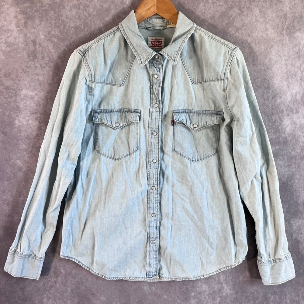 Levi Strauss Western Shirt Women Medium Light Blue Pearl Snap Denim Long Sleeve